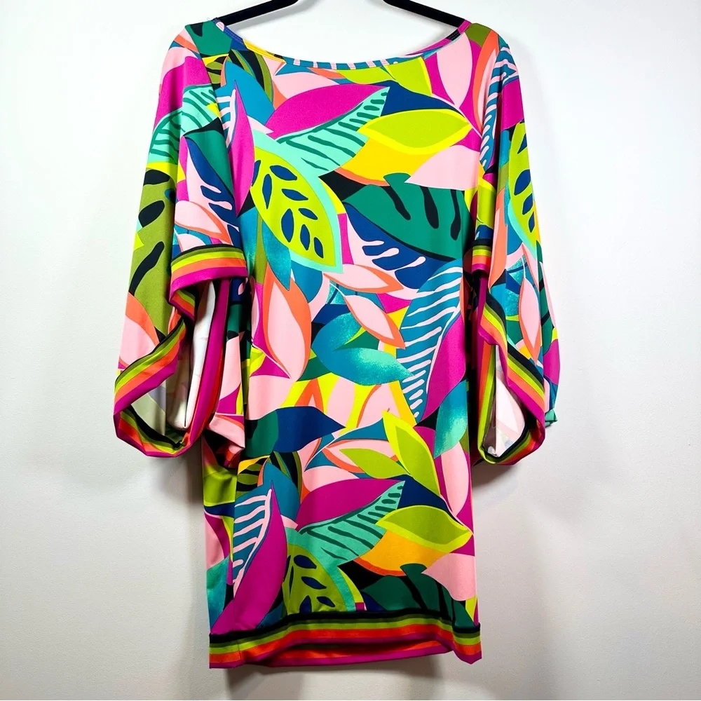 Trina Turk Rain Forest Swim Cover-Up Tunic in Green
Multi, Small - Picture 3 of 13